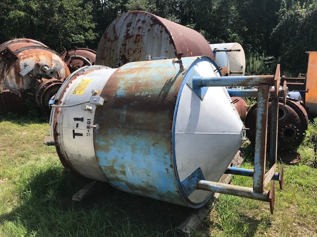 ***SOLD*** used 650 Gallon Stainless Steel Jacketed Mix Tank. Cone Bottom and flat top. 5' Dia. x 5' T/T. 10'8